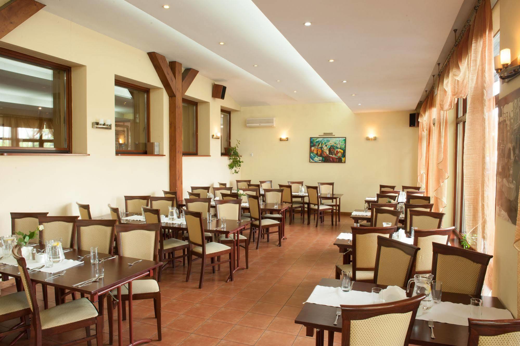 Parkhotel Economic Wielka Wies  Exterior photo
