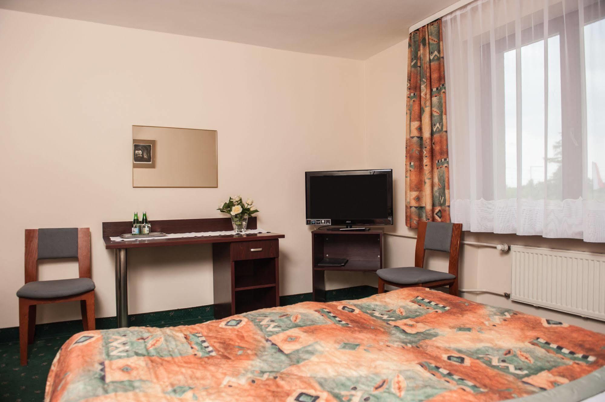 Parkhotel Economic Wielka Wies  Exterior photo